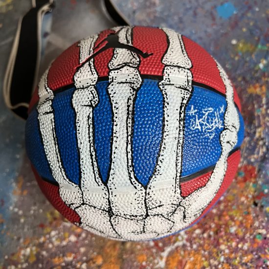 customisation artistique basket bag redbull