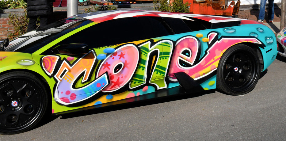 Graffiti sur voiture - Graffeur Genève Suisse