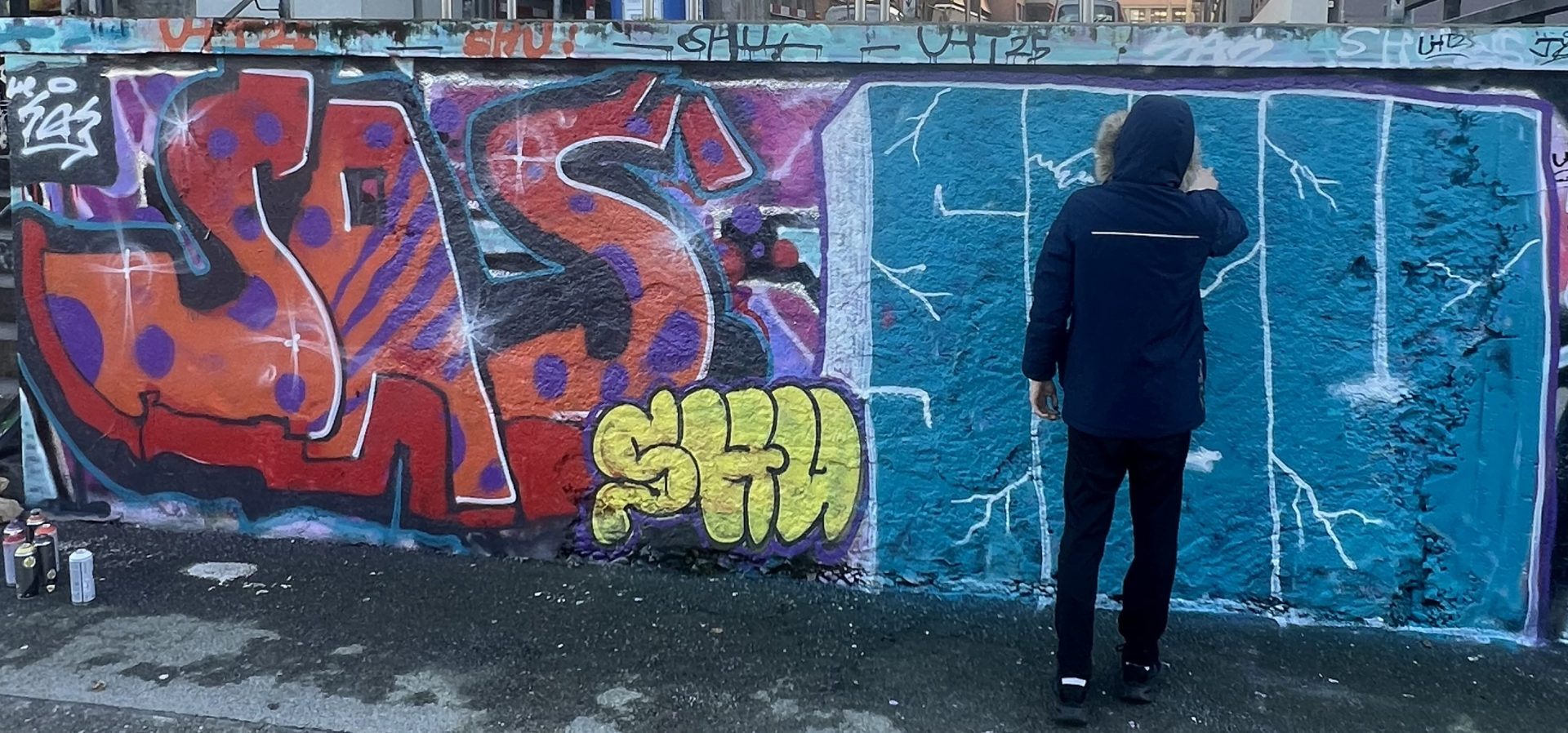 Tu veux t'initier au graffiti ? Apprends avec Eazy One à Genève ...